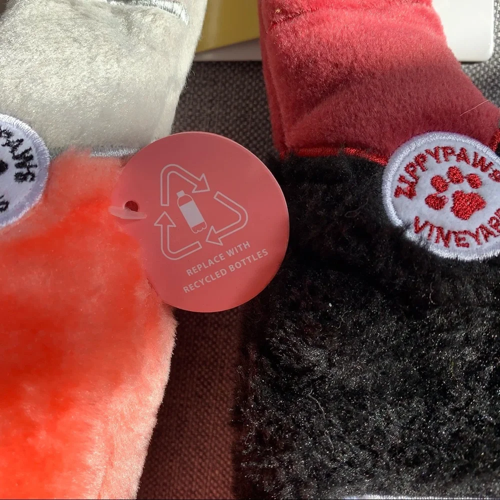 NWT zippy paws Rose & Merlot Happy Hour Crusherz Dog Toys